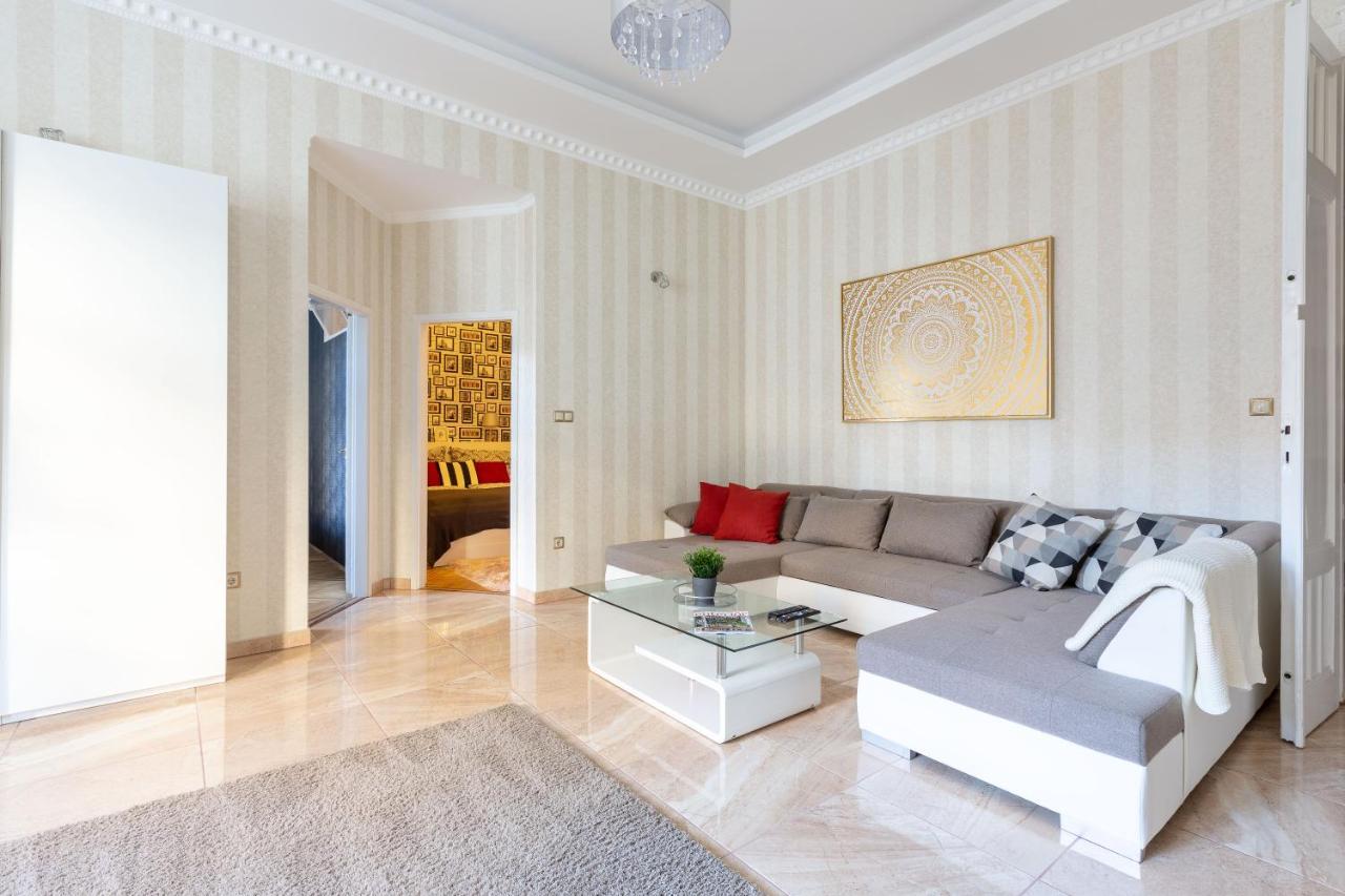 Luxury Downtown Home By Anna Budapest Exterior foto