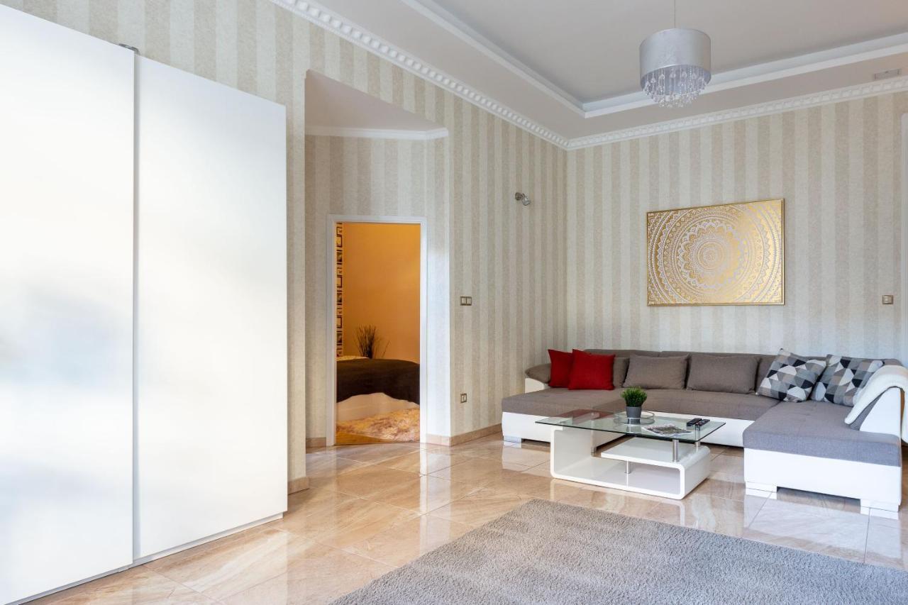 Luxury Downtown Home By Anna Budapest Exterior foto