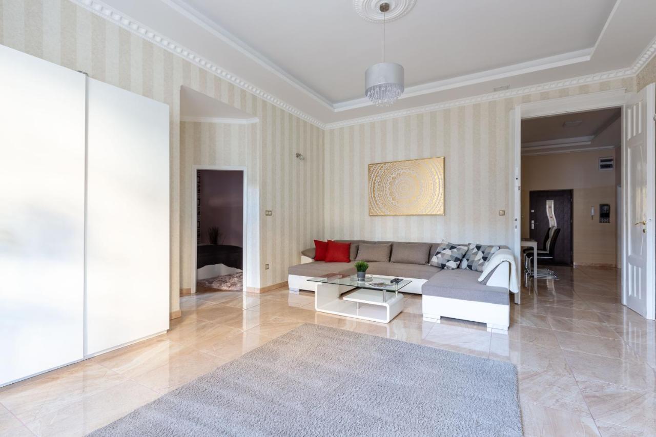 Luxury Downtown Home By Anna Budapest Exterior foto